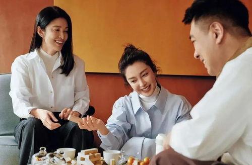 娱乐圈吃瓜最前线,揭秘明星背后的秘密！